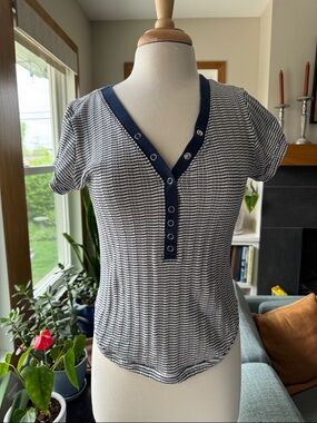 Pilcro Andie Striped Short-Sleeve V-Neck Henley Top in Navy and White